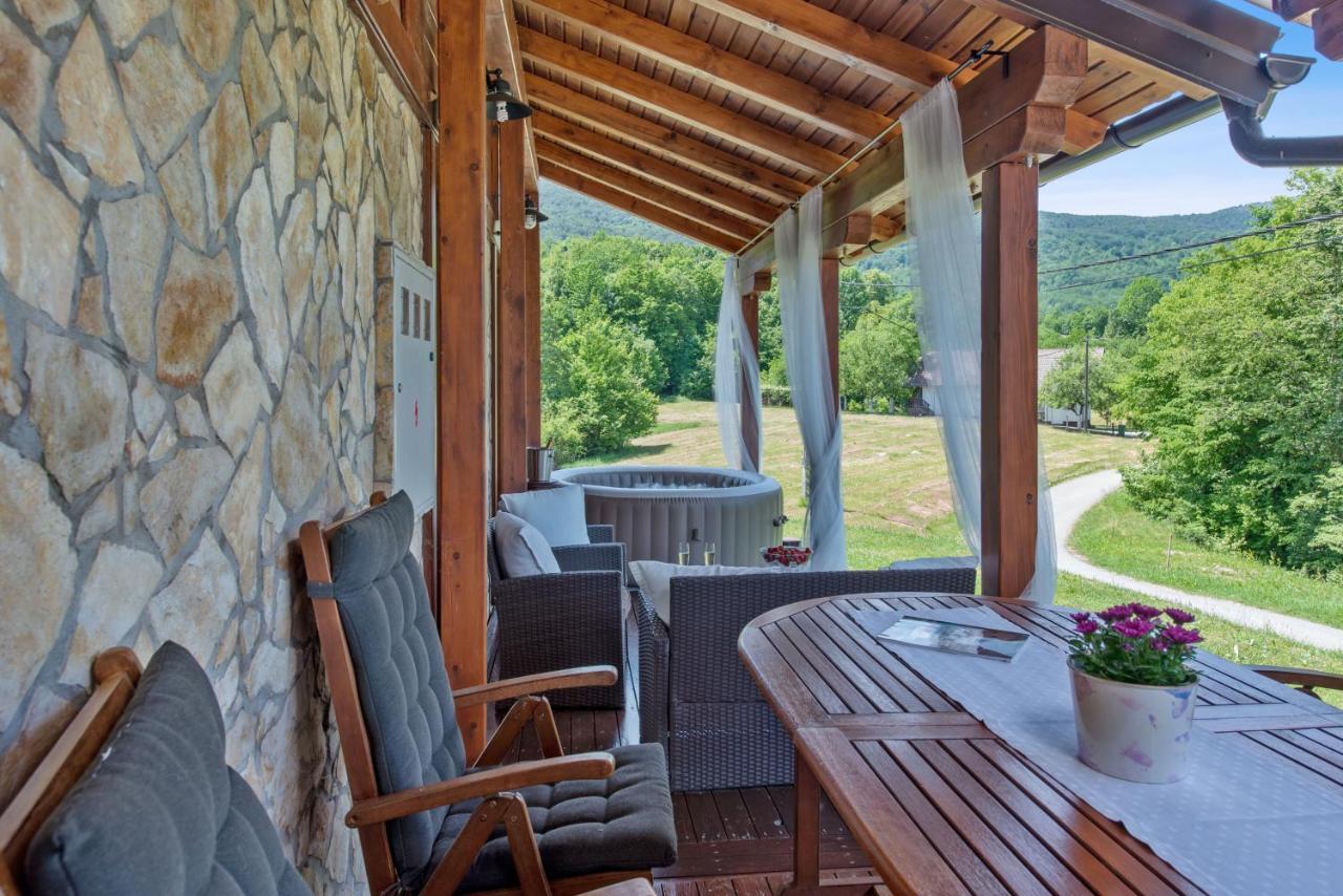 B&B Plitvice Lakes Villa Irene Selište Drežničko Kültér fotó