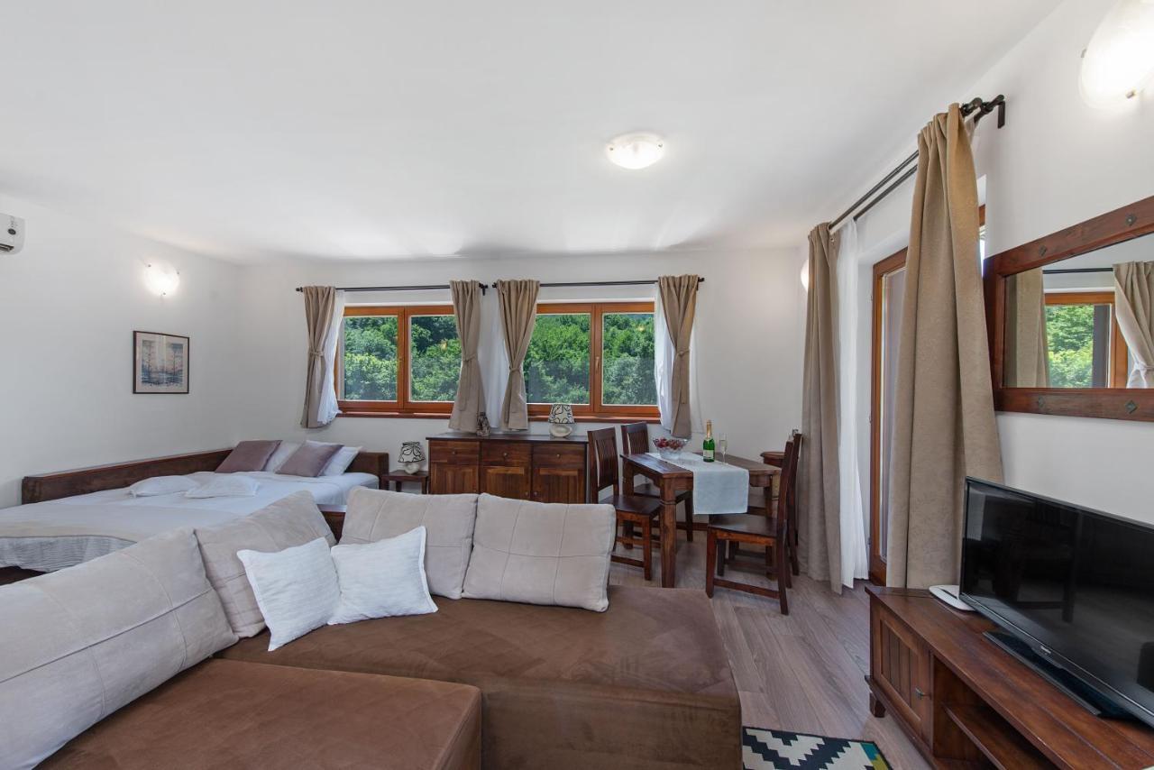 B&B Plitvice Lakes Villa Irene Selište Drežničko Kültér fotó